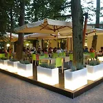 Üdülőközpont Club Village & Romea