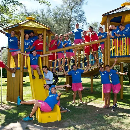 Club Village & Romea منتجع 3*