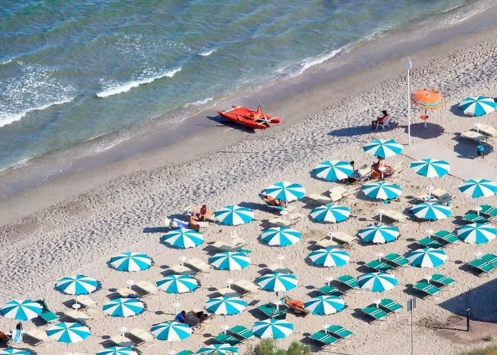 罗米亚海滨俱乐部酒店 3*